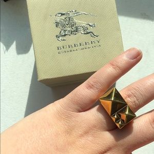 Burberry ring (rare)